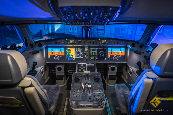 Bombardier CSeries CS300 (BD-500-1A11)